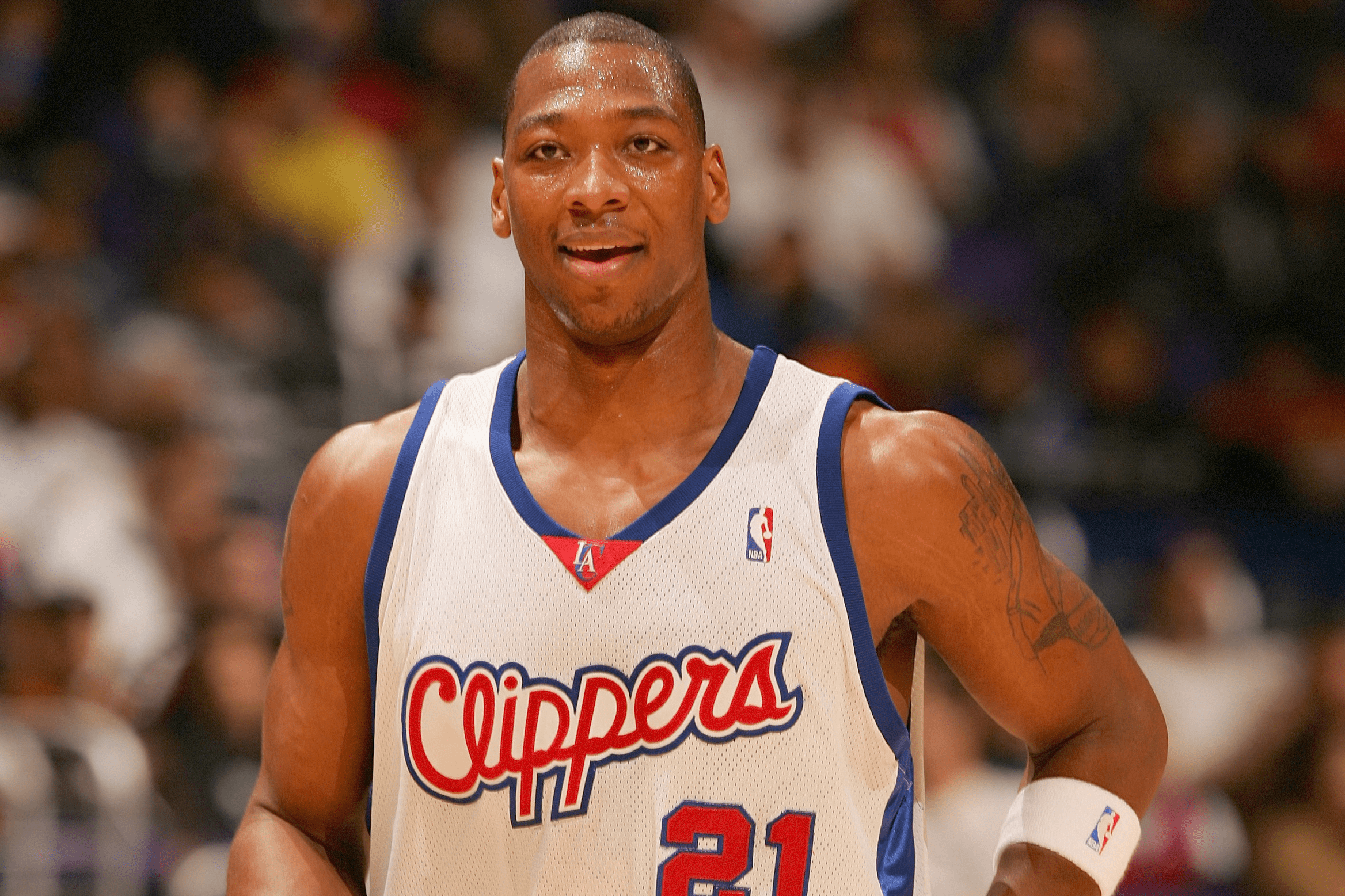 JackeyLove迎来十五赛季高光表现，湖人球迷沸腾！的简单介绍-开云最新网址